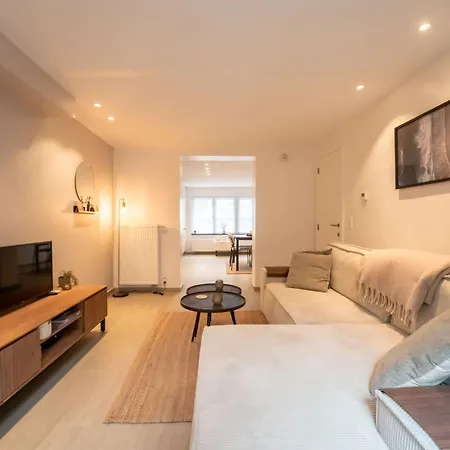 شقة George With Terrace By Interhome