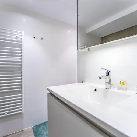 George With Terrace By Interhome أوستيند