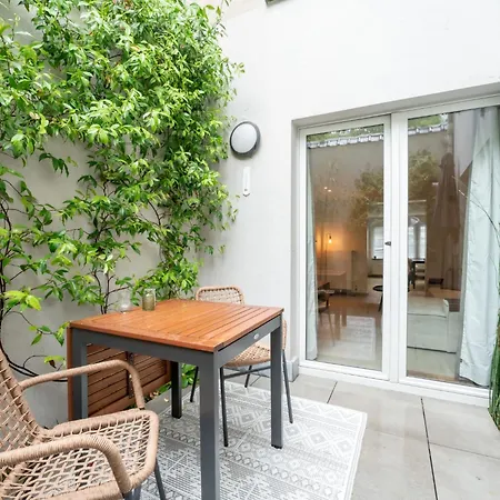 شقة George With Terrace By Interhome *